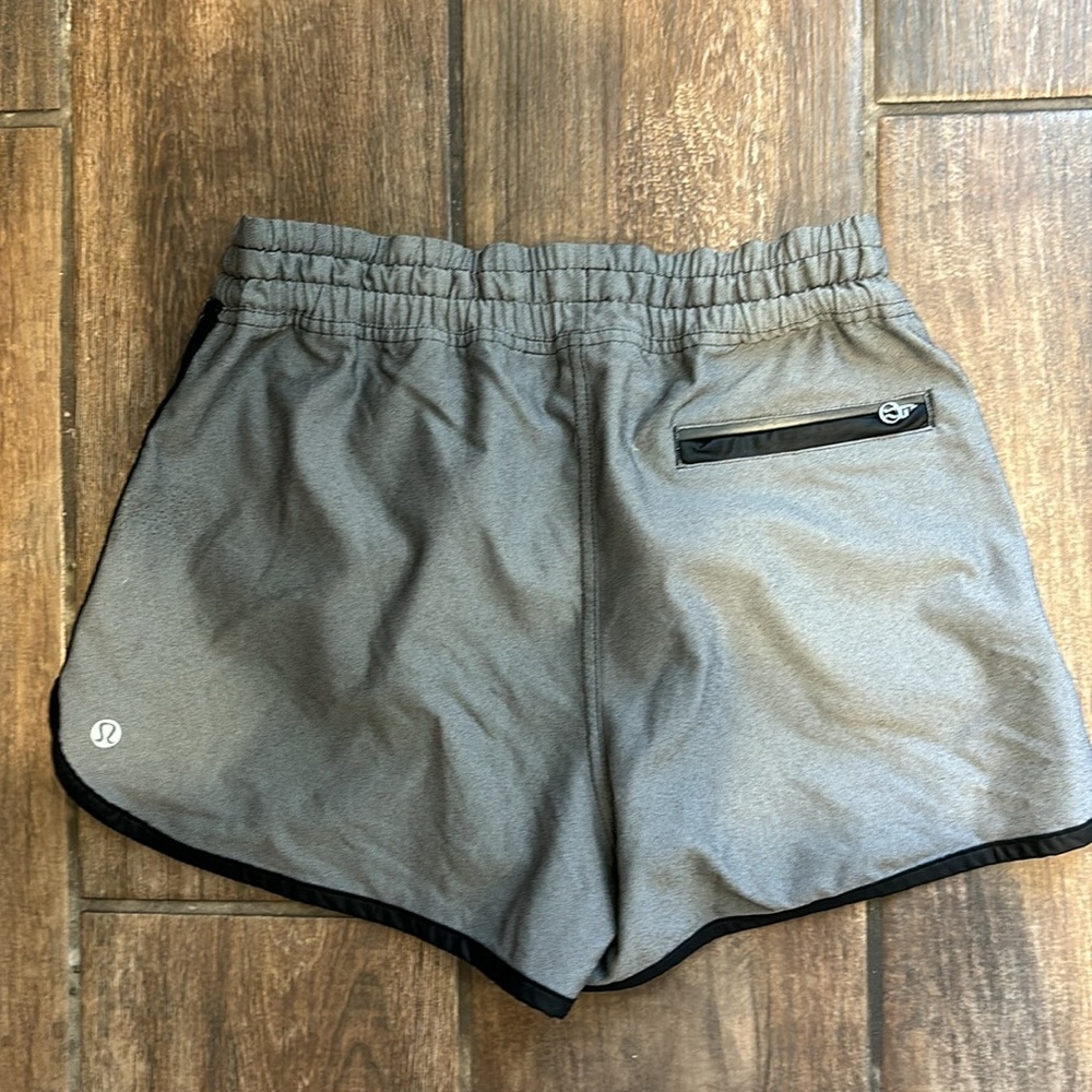 Lululemon shorts Size 4